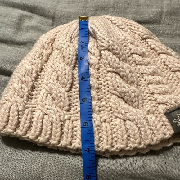 The North Face Ivory Cable Knit Wool Beanie Hat One Size Unisex - Picture 8 of 8